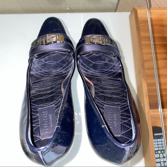 Gucci Navy patent leather pumps size 37 1/2. - Picture 7 of 7